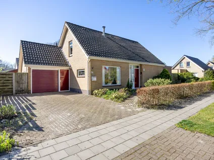 Vrijstaande woning te koop: Waezenburglaan 74, Rodenburg en omgeving Leek