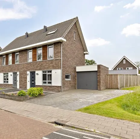 Twee-onder-één-kap te koop: Wagenmakerij 18A, Marum Marum
