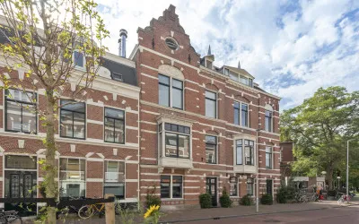 Tussenwoning te koop: Wagenweg 21, Florapark Haarlem