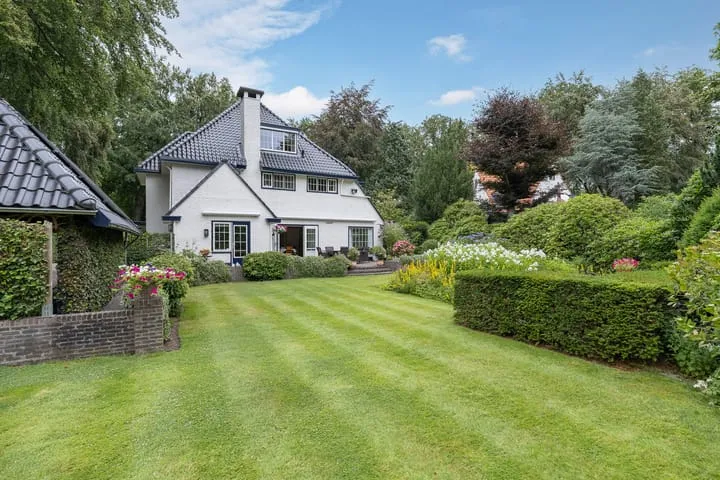 Detached house for sale: Wagnerlaan 11, Villaparken Hilversum