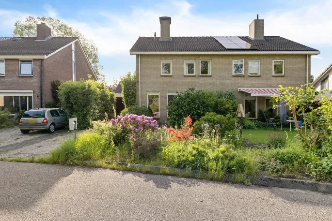 Tussenwoning te koop: Wagnerlaan 16, Componistenbuurt West Assen