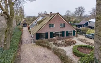 Twee-onder-één-kap te koop: Wakkerendijk 246, Eemnes