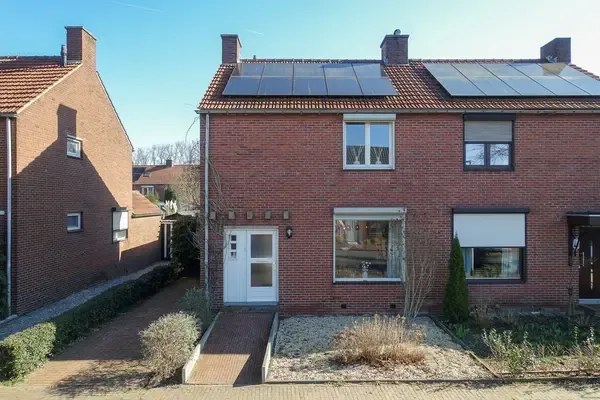 Twee-onder-één-kap te koop: Wal 6, Kern Arcen Arcen