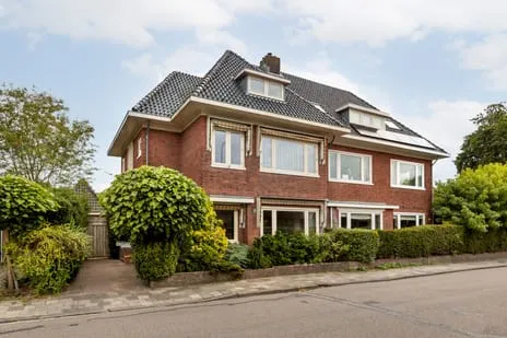 Twee-onder-één-kap te koop: Waldeck Pyrmontlaan 1, Overveen Overveen