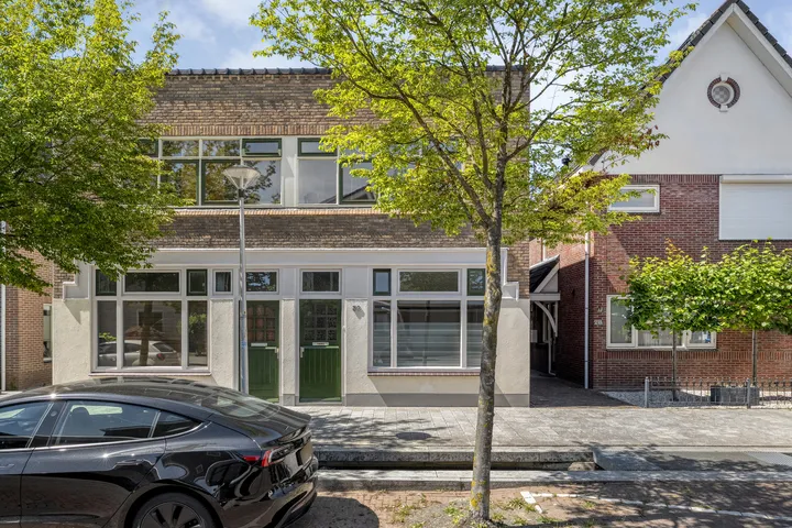 Twee-onder-één-kap te koop: Walhofstraat 30, Walhof-Roessingh Enschede