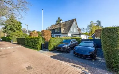 Twee-onder-één-kap te koop: Wally Moesweg 10, Laren