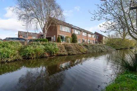Corner house for sale: Walnootstraat 25, Aardam West Ter Aar