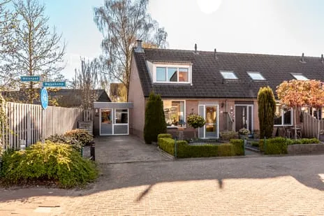 Corner house for sale: Walsekamp 18, Broekland Harderwijk