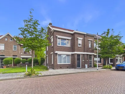Twee-onder-één-kap te koop: Walstraat 10, Kern Sas van Gent Sas Van Gent