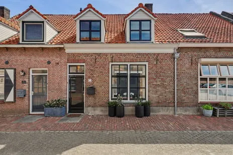 Tussenwoning te koop: Walstraat 5, Klundert Klundert