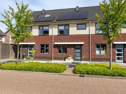 Twee-onder-één-kap te koop: Walviuslaan 4, Marum Marum