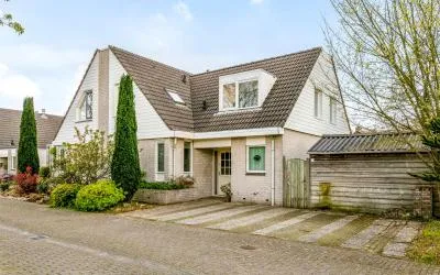 Twee-onder-één-kap te koop: Wandelakker 70, Gageldonk Breda