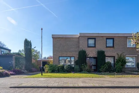 Twee-onder-één-kap te koop: Wandelboslaan 84, Vijverlaan Tilburg