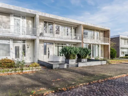Tussenwoning te koop: Wandelboslaan 95, Luchthavenbuurt Oost Tilburg