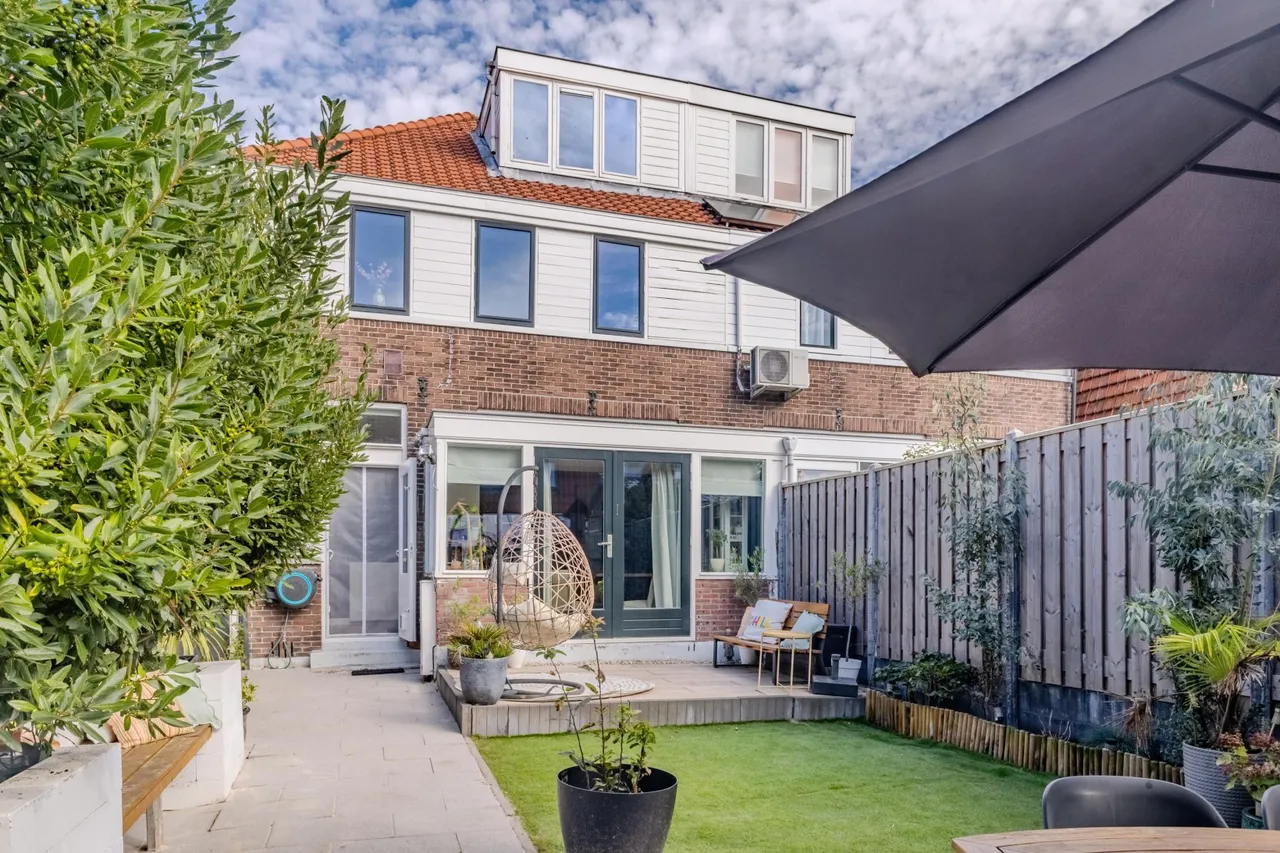 Twee-onder-één-kap te koop: Wandelweg 136, Wormerveer