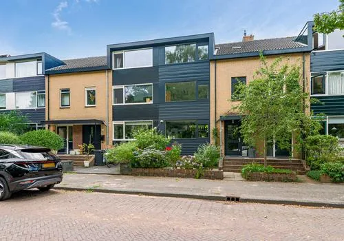 Tussenwoning te koop: Want 75, Stad en Lande Huizen