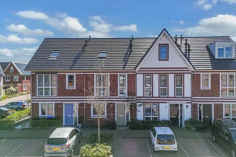 Tussenwoning te koop: Warandebergstraat 6, Industriewijk 't Plaveen Huizen