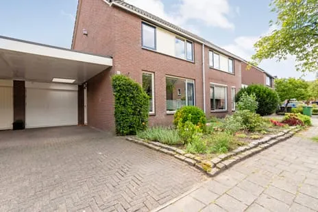 Tussenwoning te koop: Warenveldehoek 42, Helmerhoek-Zuid Enschede