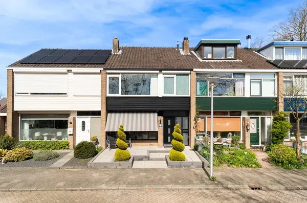 Tussenwoning te koop: Warmoeziershof 31, Dorp Hendrik-Ido-Ambacht