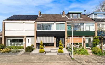 Tussenwoning te koop: Warmoeziershof 31, Dorp Hendrik-Ido-Ambacht