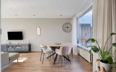 Tussenwoning te koop: Warmoeziershof 7, Dorp Hendrik-Ido-Ambacht