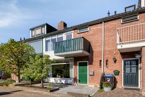 Tussenwoning te koop: Warmoeziershof 7, Dorp Hendrik-Ido-Ambacht