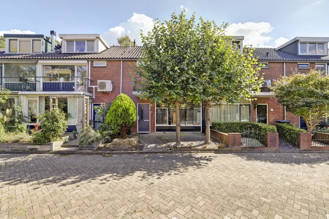 Tussenwoning te koop: Warmoeziershof 81, Hendrik-Ido-Ambacht