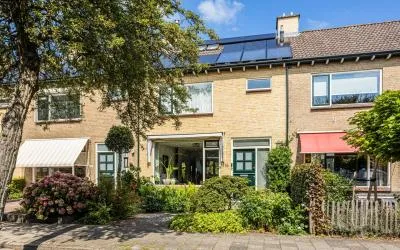 Tussenwoning te koop: Warmoezierslaan 16, Oosterzij Heiloo