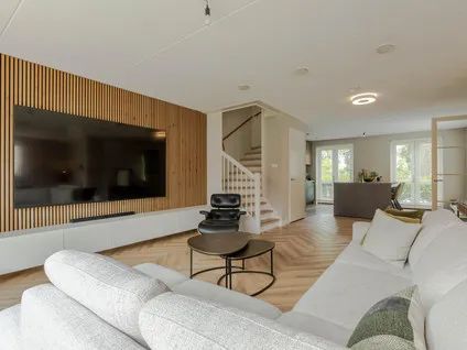 Hoekwoning te koop: Warmoldstraat 77B, Wielewaal Rotterdam