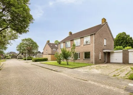 Tussenwoning te koop: Warring 19, Joure, Skipsleat Joure