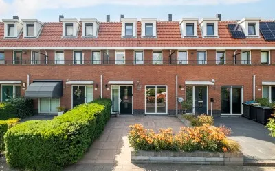 Tussenwoning te koop: Wartnalaan 32, De Lanen 'S-Gravenhage