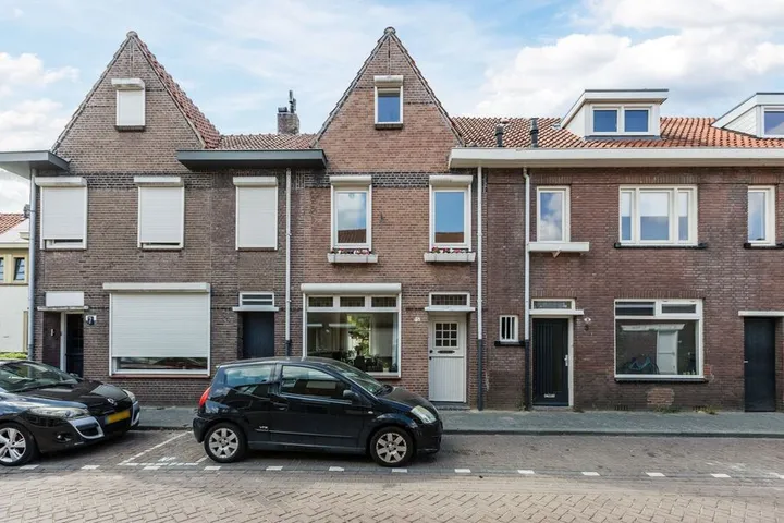 Tussenwoning te koop: Wassenaerlaan 5, Trouwlaan Tilburg