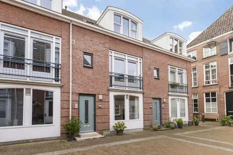 Tussenwoning te koop: Water en Vuurplein 9, Binnenstad centrum 'S-Hertogenbosch