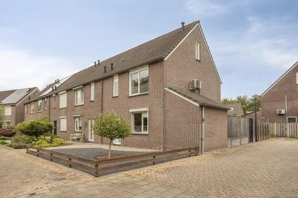 Hoekwoning te koop: Waterbeemd 61, Beemdenbuurt Oosterhout