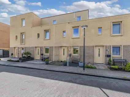 Tussenwoning te koop: Waterbies 46, Woonhavenpad Lelystad
