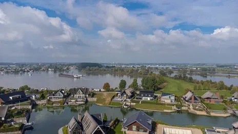 Woning te koop: Waterfront 16, Veen Veen