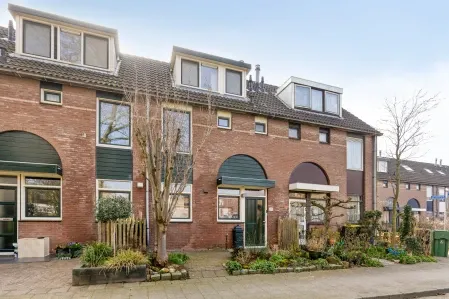 Tussenwoning te koop: Waterhoen 25, Oud-Beijerland