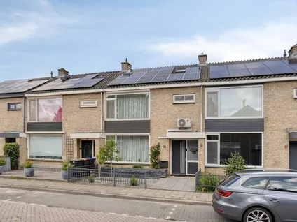 Tussenwoning te koop: Waterhoenstraat 18, Vogelbuurt-Oost Zwijndrecht