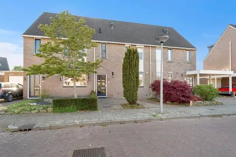Tussenwoning te koop: Waterkers 19, Kruidenwijk Noord Nijverdal