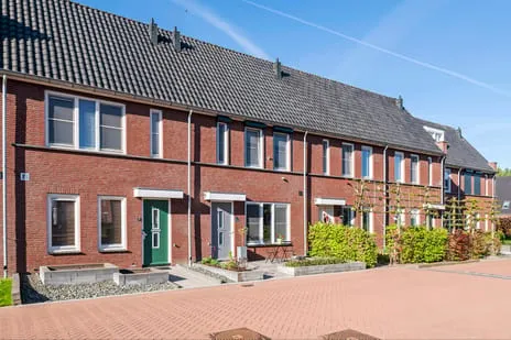 Tussenwoning te koop: Waterlelie 3, Verspreide huizen in de polder Aalst Aalst