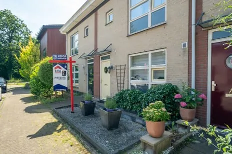 Tussenwoning te koop: Waterlelielaan 3, Eekmaat West Enschede