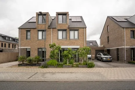 Terraced house for sale: Waterlinie 136, Sleeuwijk oost Sleeuwijk