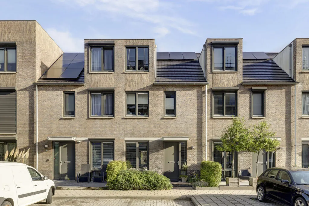 Tussenwoning te koop: Waterlinie 152, Sleeuwijk