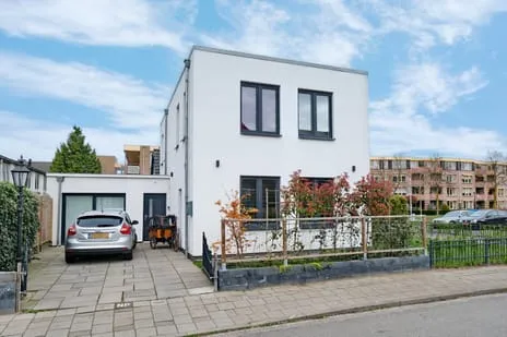 Twee-onder-één-kap te koop: Waterloweg 36, Vogelbuurt Ede