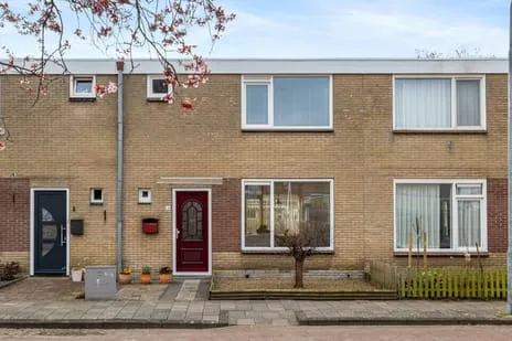 Tussenwoning te koop: Waterman 6, Hoogezand