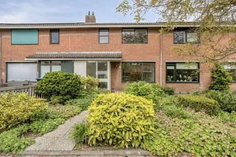 Tussenwoning te koop: Waterpeper 21, Grassen- Waterbuurt Gouda