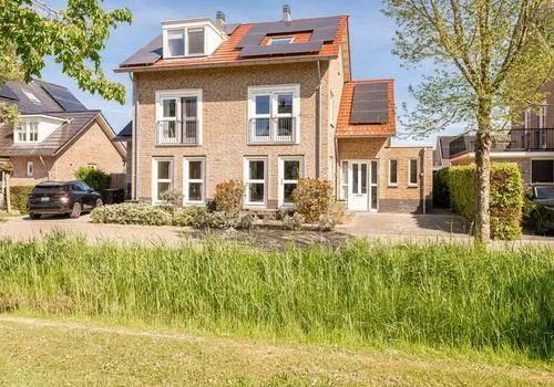 Twee-onder-één-kap te koop: Watersalamanderhof 4, Goilberdingen West Culemborg