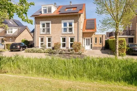 Twee-onder-één-kap te koop: Watersalamanderhof 4, Goilberdingen West Culemborg