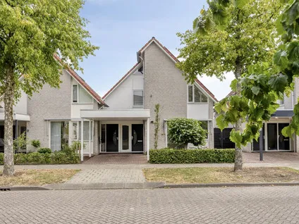Hoekwoning te koop: Waterschap 61, Schalkskamp Oss