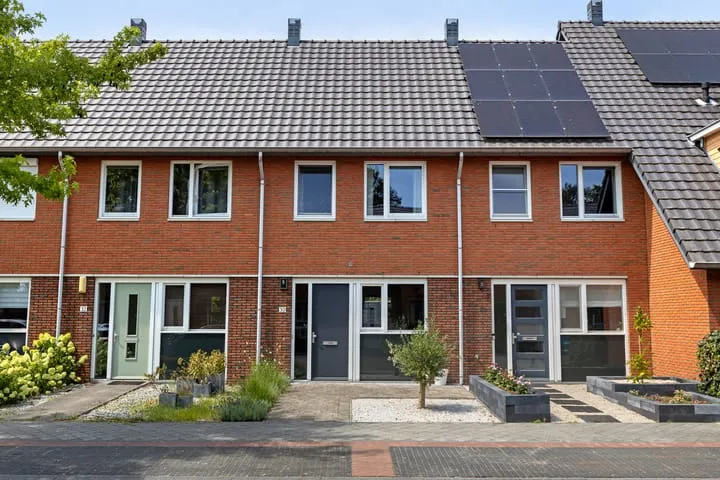 Tussenwoning te koop: Watersnipweide 30, Verspreide huizen Renswoude
